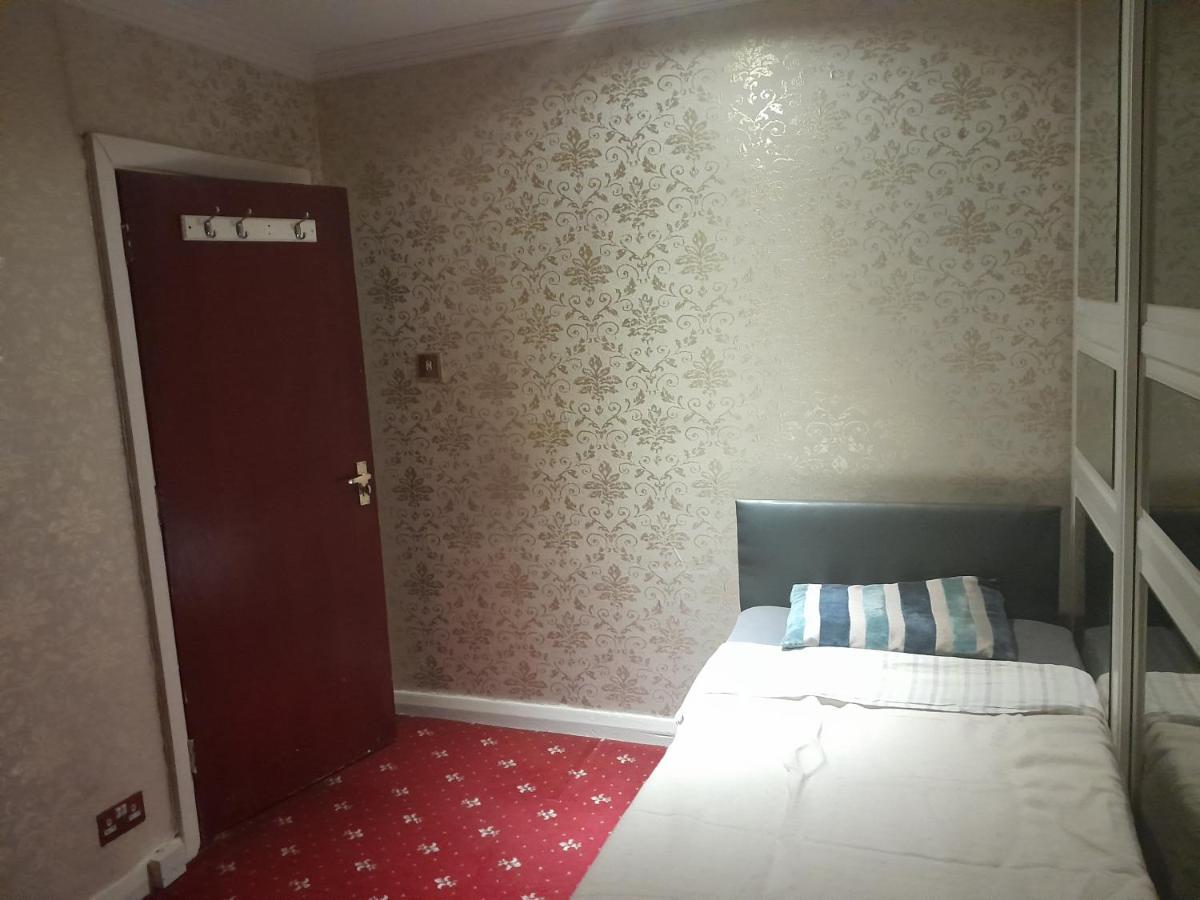 Appartamento Lovely 1-Bed Studio in Londra Esterno foto