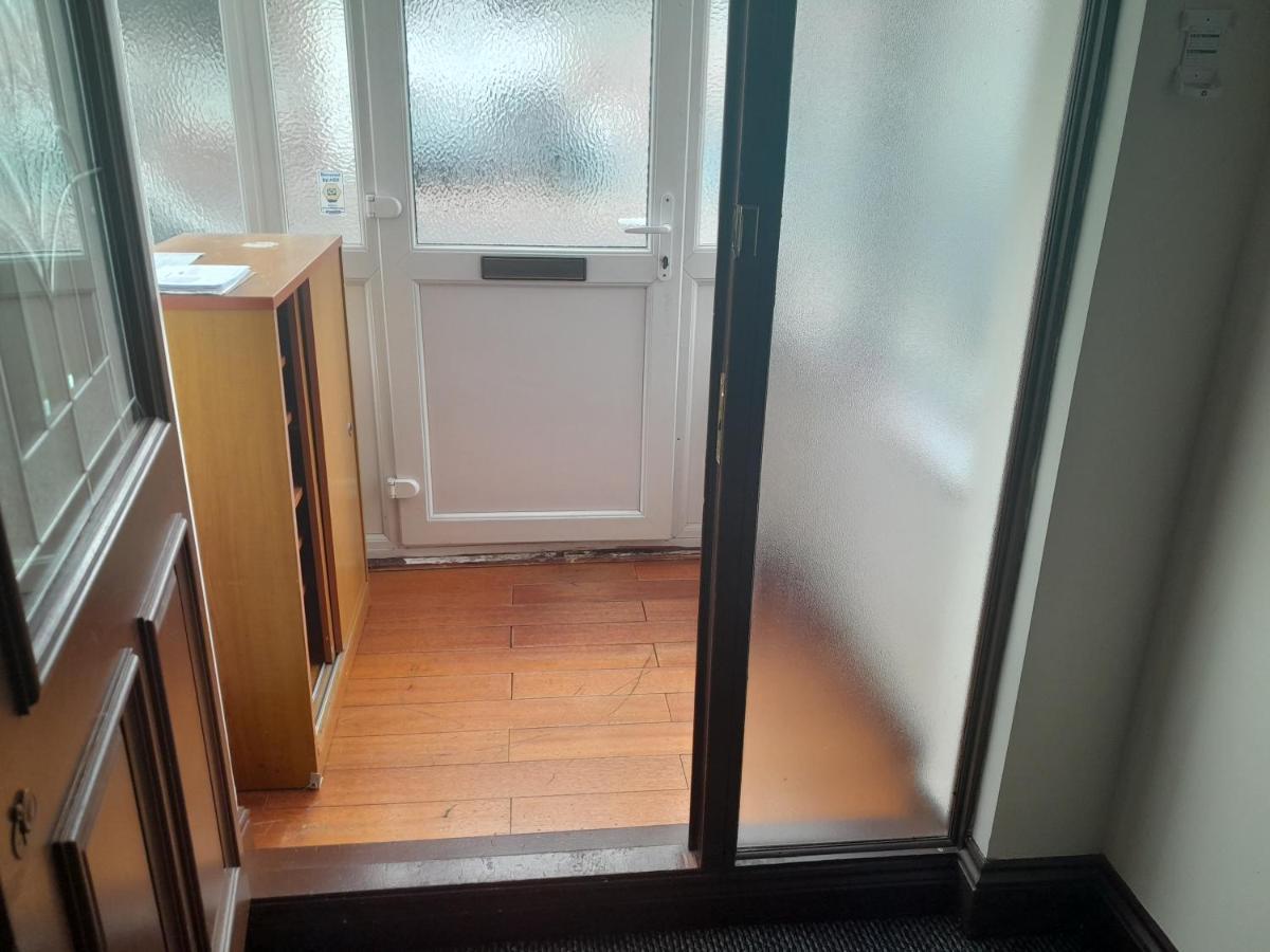 Appartamento Lovely 1-Bed Studio in Londra Esterno foto