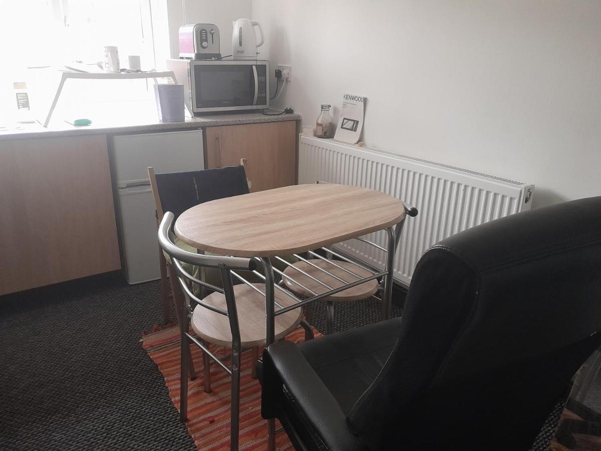 Appartamento Lovely 1-Bed Studio in Londra Esterno foto